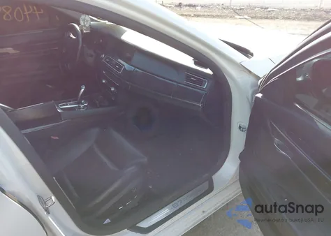 2011 BMW 750Li z USA, uszkodzony, nr VIN WBAKB8C56BC447911